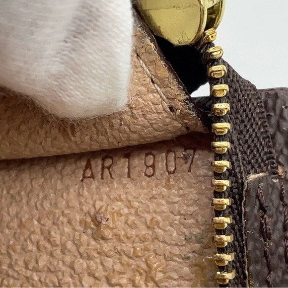 Authentic Louis Vuitton Monogram Bucket PM Pouch💕💕 - Picture 15 of 16